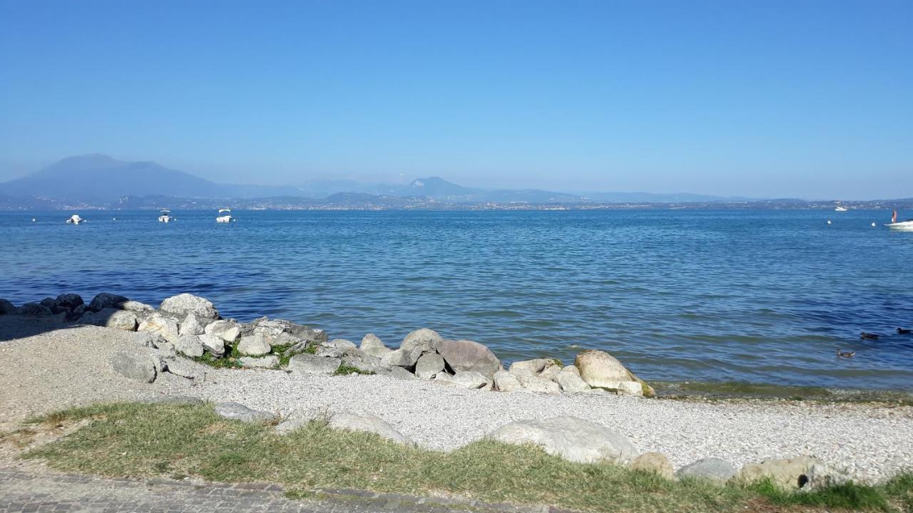 Casa Rosy Sirmione - Appartamento Con Terrazza A 2 Passi Dal Lago Eksteriør bilde