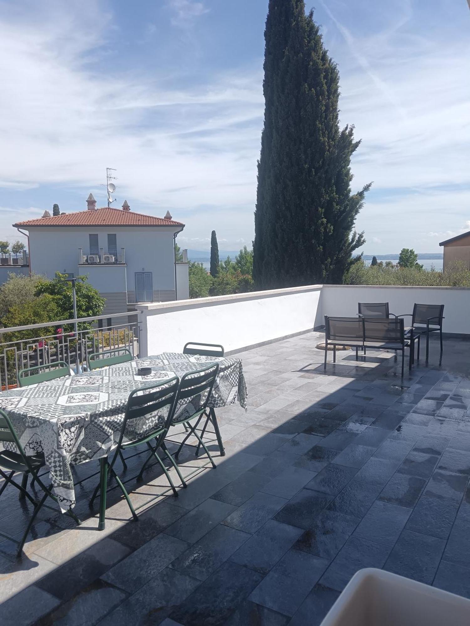 Casa Rosy Sirmione - Appartamento Con Terrazza A 2 Passi Dal Lago Eksteriør bilde